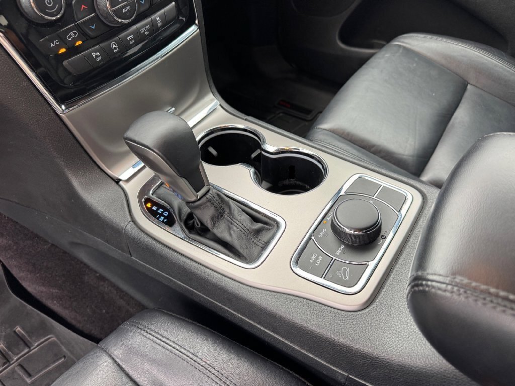 Used 2019 Jeep Grand Cherokee Limited AWD/4WD image 27