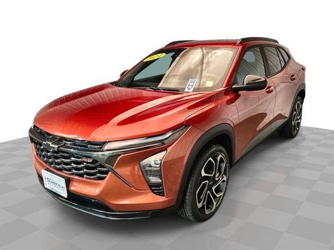 Used 2024 Chevrolet Trax RS w/ Sunroof Package image 1