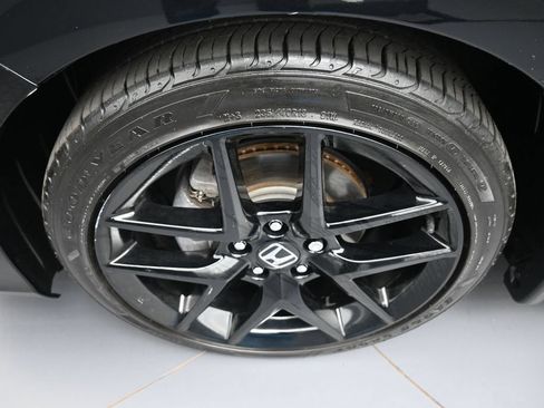 Used 2023 Honda Civic Sport image 14