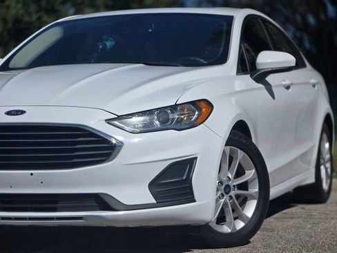 Used 2020 Ford Fusion SE image 28