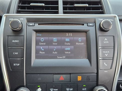 Used 2017 Toyota Camry LE FWD image 11