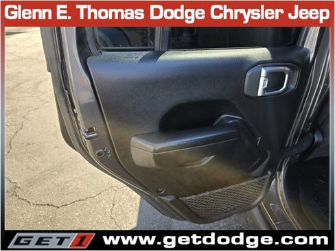 Certified 2023 Jeep Gladiator Willys image 28