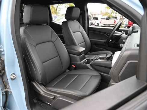 Used 2025 Chevrolet Colorado LT w/ LT Convenience Package RWD image 25