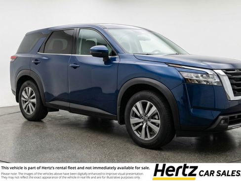 Used 2025 Nissan Pathfinder SV image 1