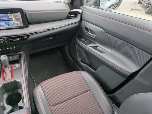 Used 2025 Nissan Kicks SR AWD/4WD image 18