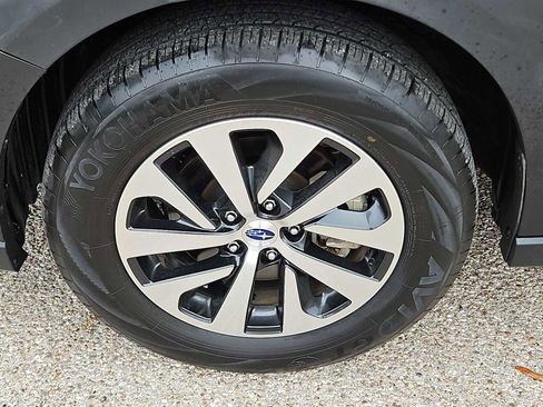 Used 2024 Subaru Outback Premium AWD/4WD image 12