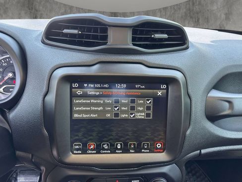 Used 2022 Jeep Renegade Trailhawk w/ Sun/Sound Group AWD/4WD image 22