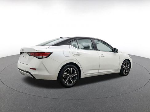 Used 2025 Nissan Sentra SV FWD image 9