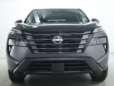 Certified 2026 Nissan Rogue SV image 6