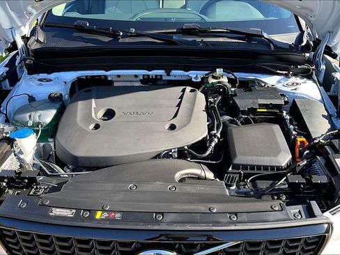 New 2026 Volvo XC40 B5 Plus w/ Protection Package Premier image 38