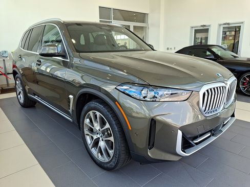 Certified 2026 BMW X5 xDrive40i AWD/4WD image 1