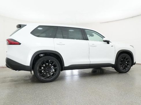 New 2026 Toyota Grand Highlander XLE FWD image 29