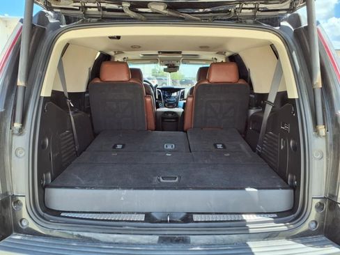 Used 2019 Cadillac Escalade Premium Luxury image 11
