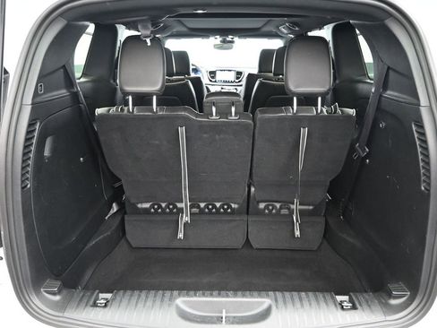 Used 2025 Chrysler Pacifica Limited image 11
