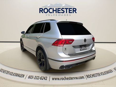 Used 2024 Volkswagen Tiguan SE R-Line AWD/4WD image 5