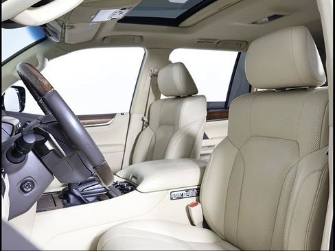 Used 2019 Lexus LX 570 4WD w/ Luxury Package image 7