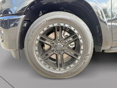 Used 2025 RAM 1500 Laramie w/ Laramie Southwest Edition AWD/4WD image 9