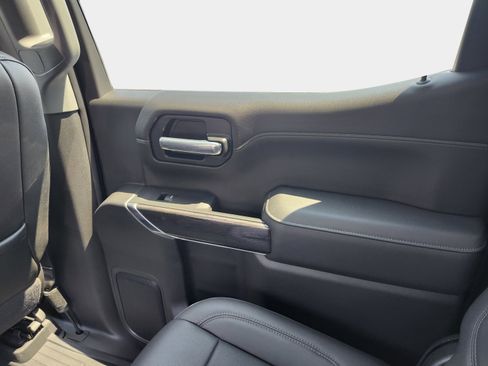 Used 2021 Chevrolet Silverado 1500 LTZ w/ Z71 Off-Road Package image 29