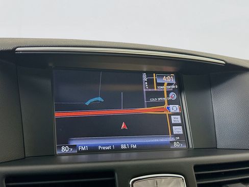 Used 2017 INFINITI Q70 3.7 image 21