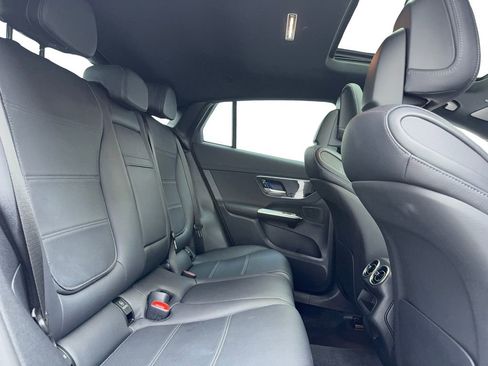 Used 2024 Mercedes-Benz GLC 300 4MATIC image 37