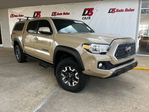 Used 2019 Toyota Tacoma TRD Off-Road image 5