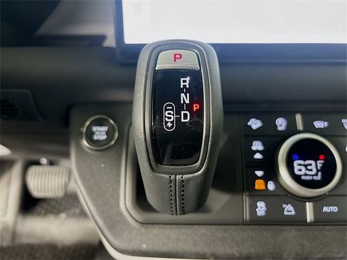 Used 2025 Land Rover Defender 110 S image 19