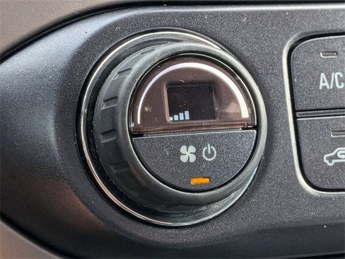 Used 2015 Chevrolet Colorado Z71 image 30