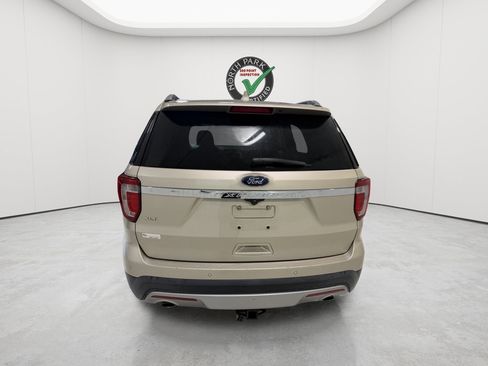 Used 2017 Ford Explorer XLT w/ Equipment Group 201A FWD image 8