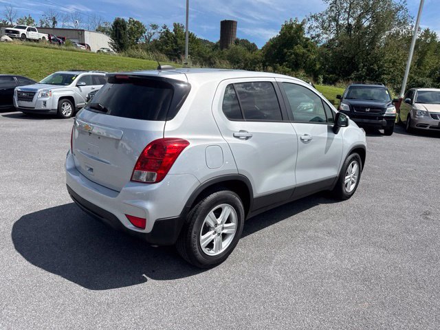 Used 2022 Chevrolet Trax LS w/ Tint and Cruise Package FWD image 8