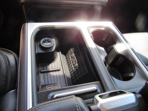 Used 2025 Ford Expedition Max Platinum AWD/4WD image 28
