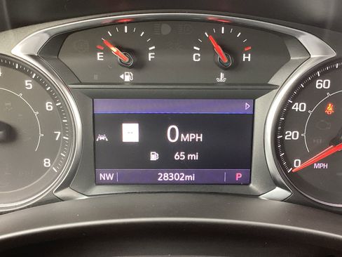 Used 2023 GMC Terrain SLE w/ Driver Convenience Package image 3