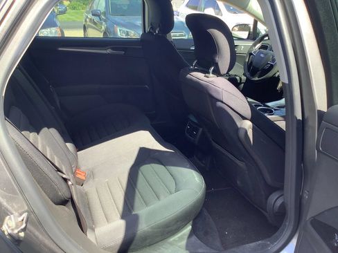 Used 2013 Ford Fusion SE FWD image 12