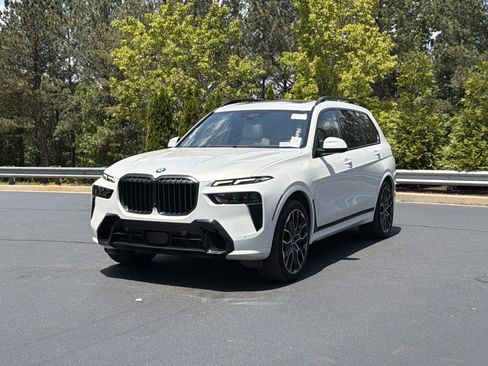 Used 2023 BMW X7 xDrive40i w/ M Sport Package AWD/4WD image 15