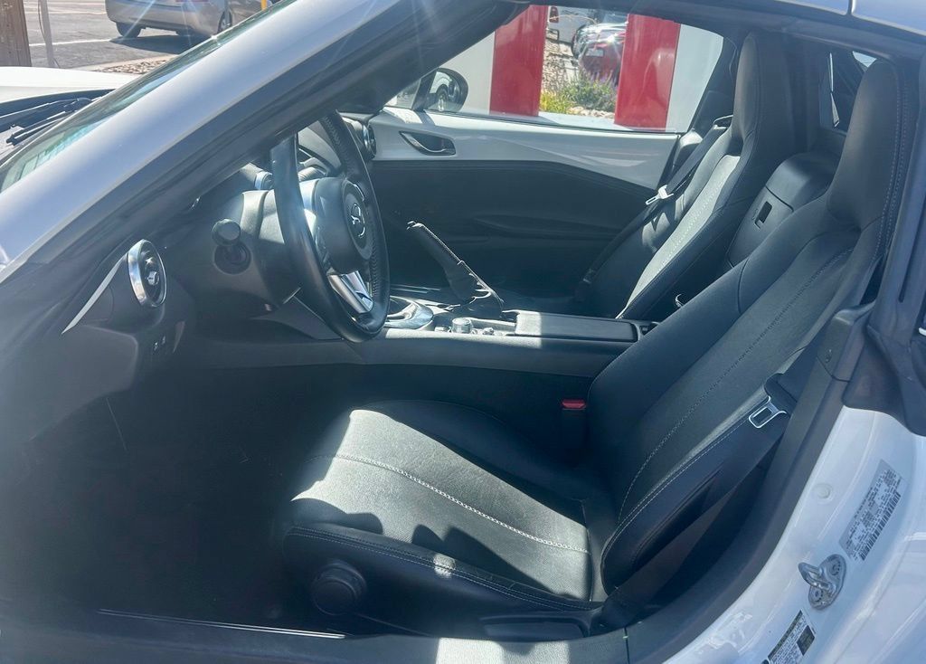 Used 2020 MAZDA MX-5 Miata RF Grand Touring RWD image 8