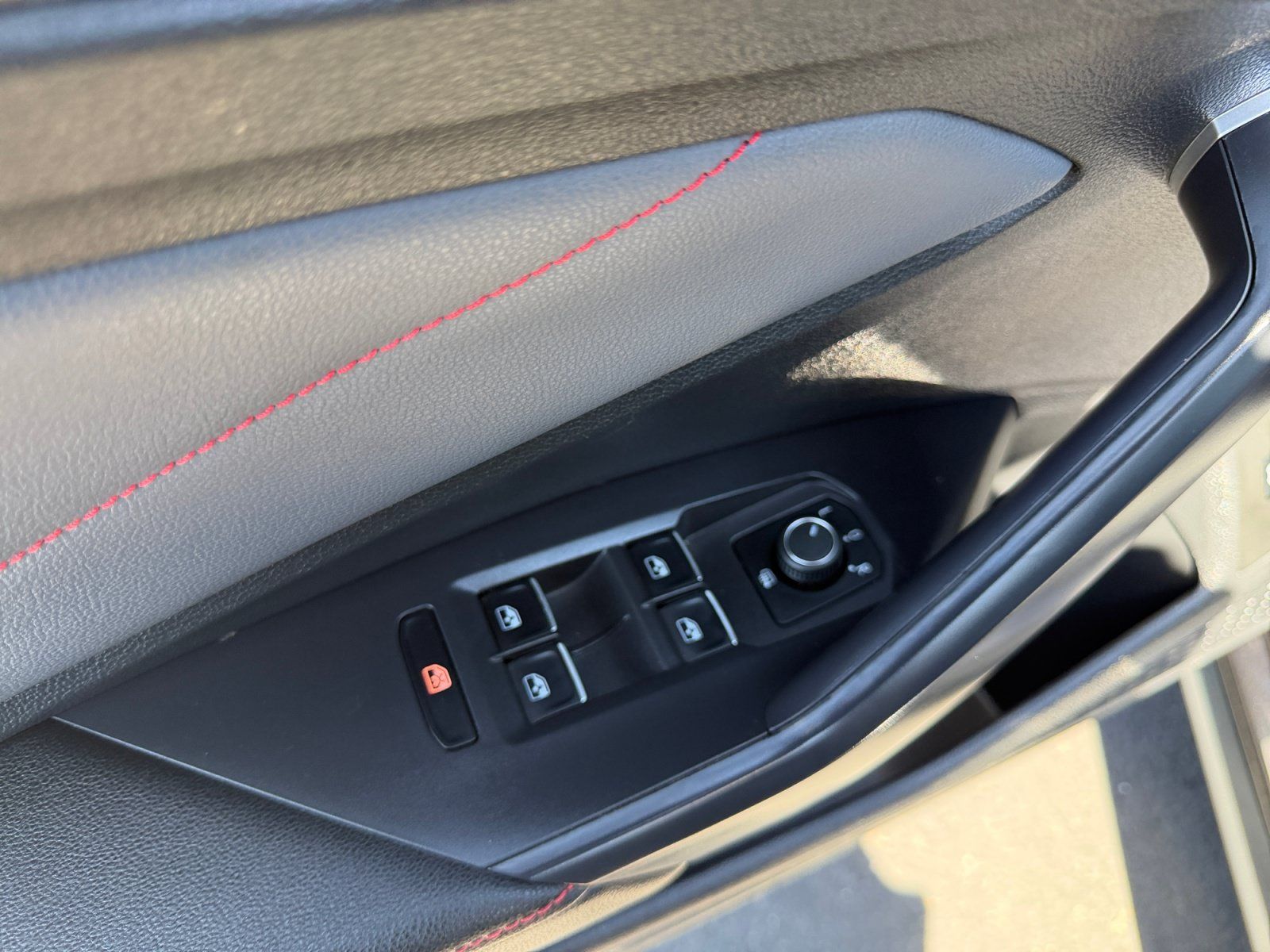 Certified 2025 Volkswagen Jetta GLI Autobahn FWD image 13
