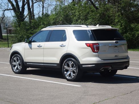 Used 2018 Ford Explorer Platinum image 27