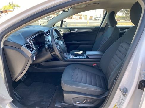 Used 2019 Ford Fusion SE image 23