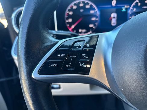 Used 2025 Mercedes-Benz C 300 Sedan image 18