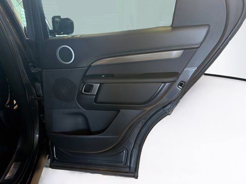 Used 2022 Land Rover Discovery HSE R-Dynamic AWD/4WD image 33