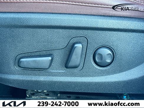 Certified 2024 Kia Telluride EX w/ EX Captain's Chair Package image 27