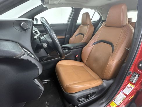 Used 2019 Lexus UX 200 w/ Premium Package image 10
