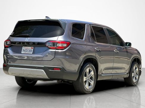 Used 2025 Honda Pilot EX-L image 5