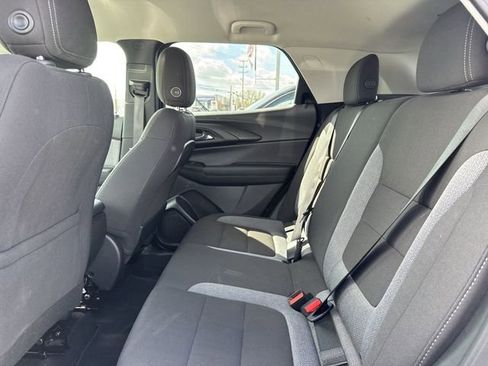 Used 2025 Chevrolet TrailBlazer LT FWD image 9