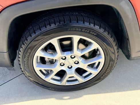 Used 2022 Jeep Compass Latitude image 17