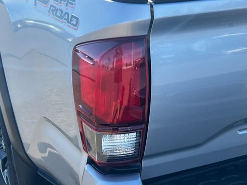 Used 2018 Toyota Tacoma TRD Off-Road w/ Technology Package RWD image 20
