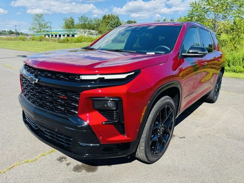 Used 2024 Chevrolet Traverse RS w/ LPO, Floor Liner Package image 2