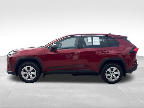 Used 2024 Toyota RAV4 LE AWD/4WD image 3