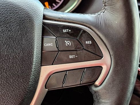 Used 2019 Jeep Grand Cherokee Altitude image 23