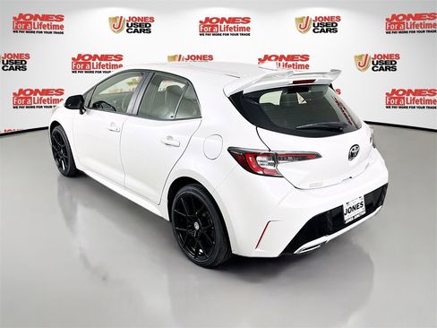 Used 2019 Toyota Corolla XSE image 2