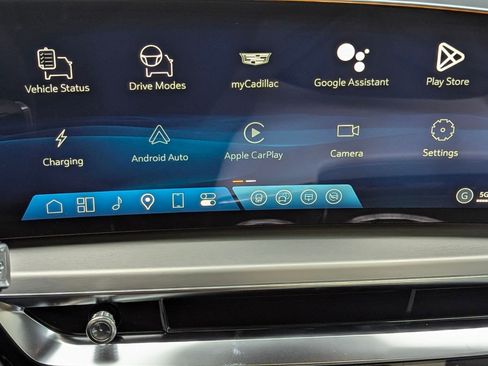 New 2026 Cadillac Lyriq Luxury image 15